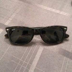 Ray Bans Men’s “New Wayfarer”